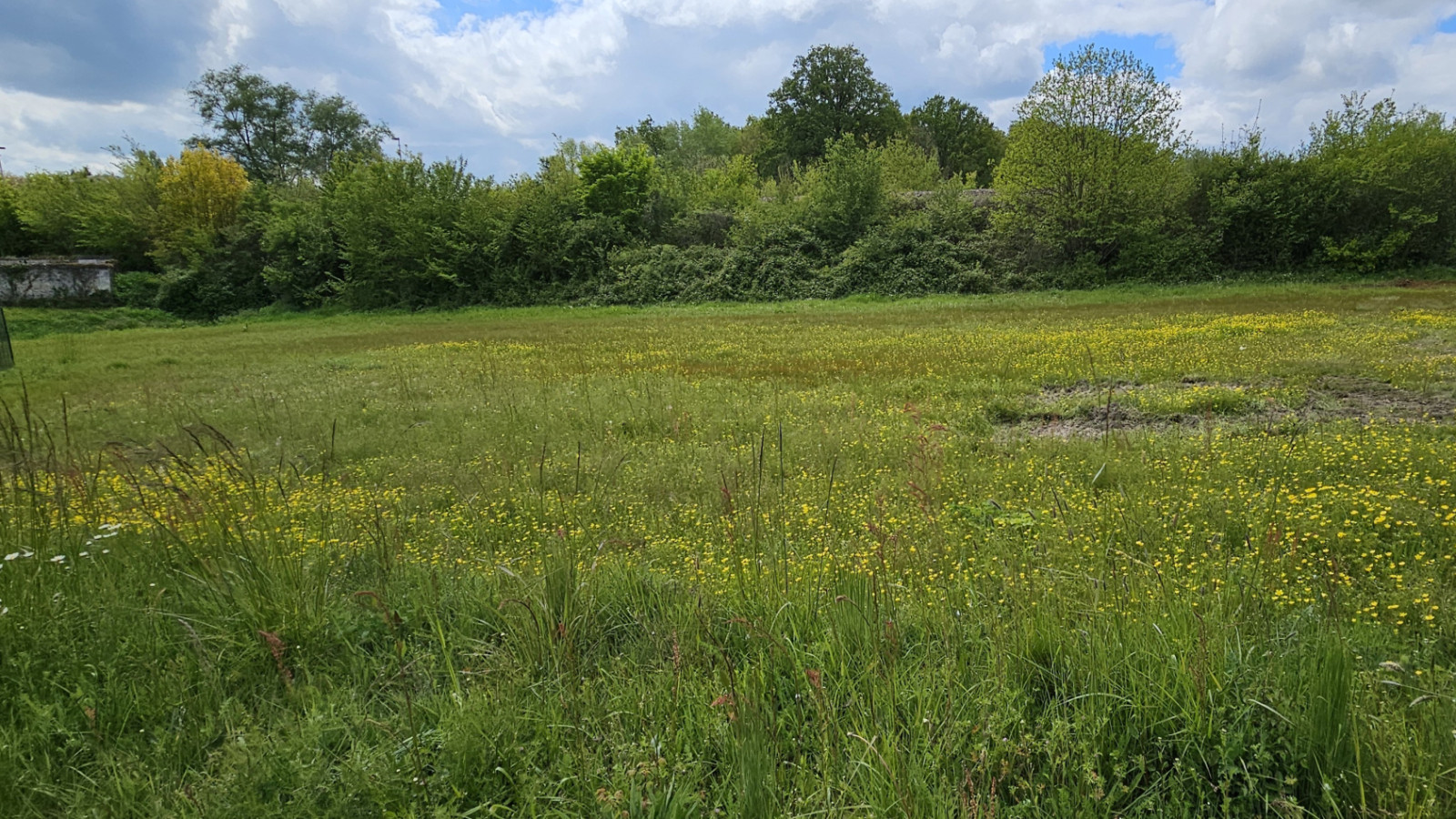 Terrain constructible de 835m2 à Veigné