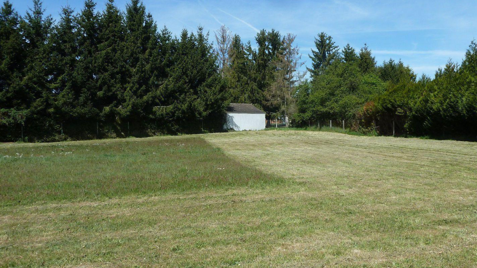 Terrain constructible de 1084m2 à Amilly