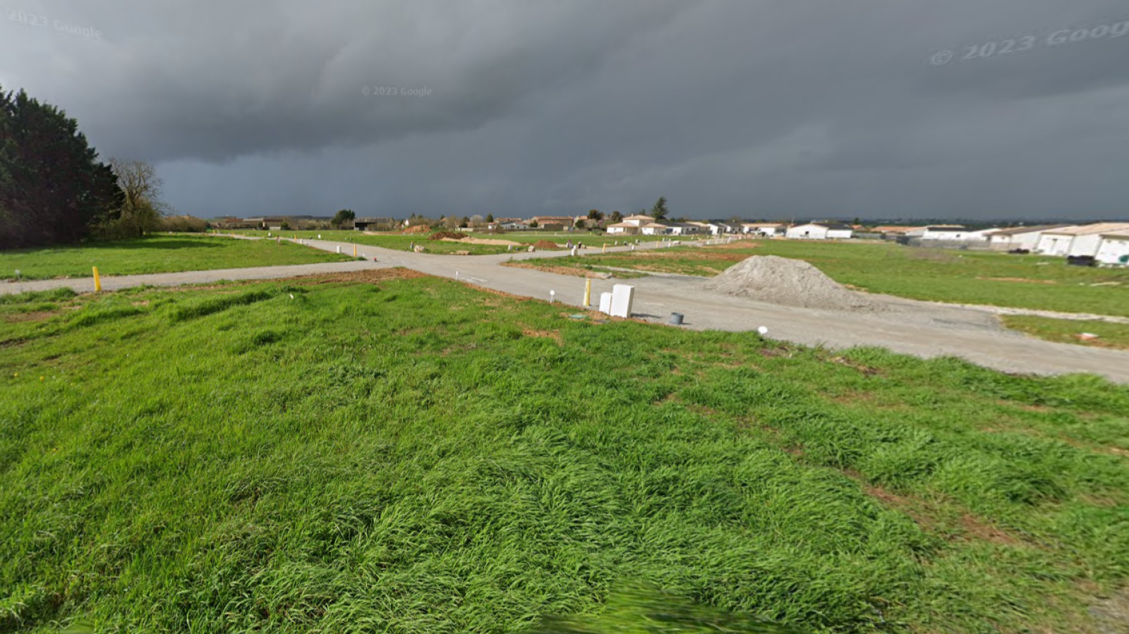 Terrain constructible de 1151m2 à Migné-Auxances