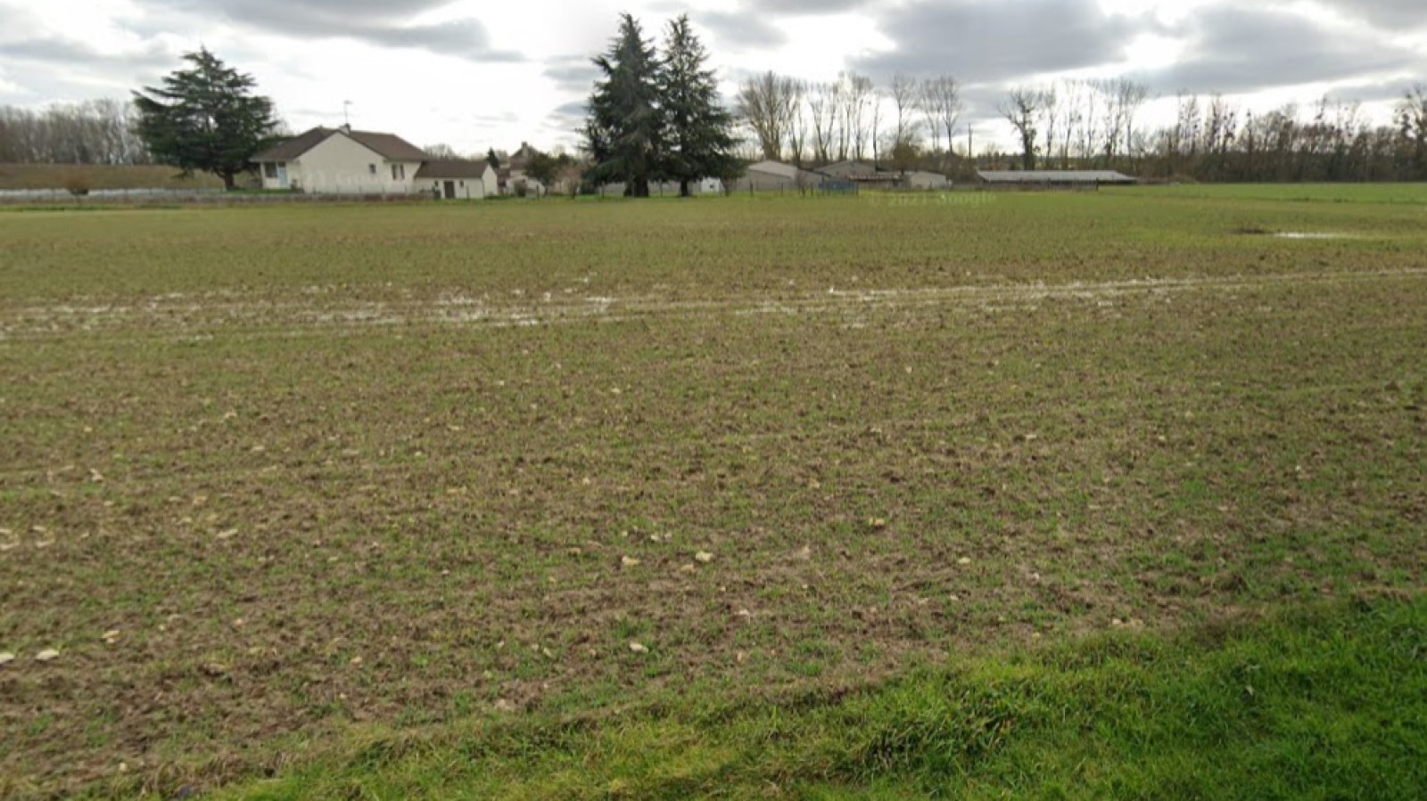 Terrain constructible de 605m2 à Availles-en-Châtellerault