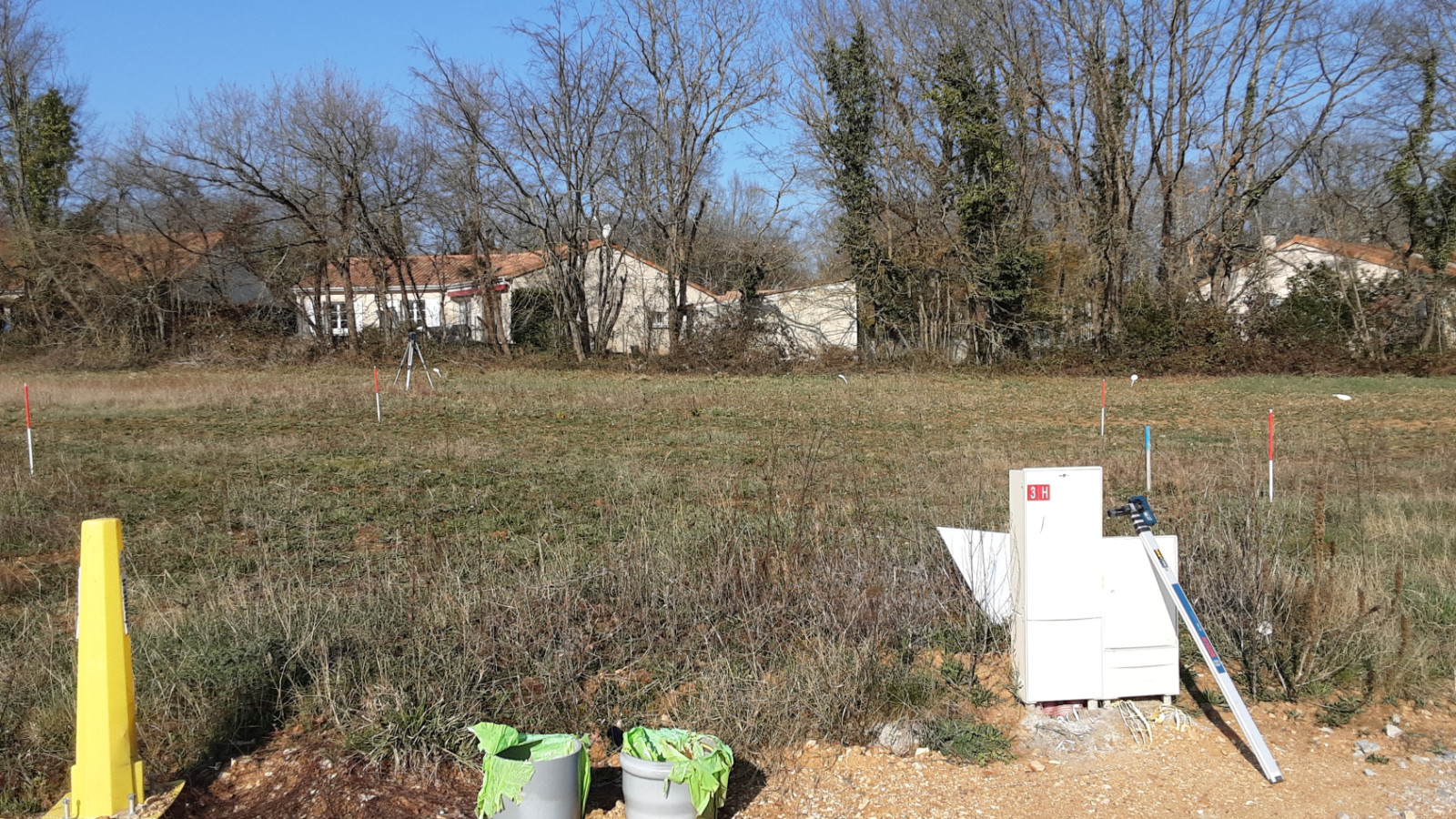 Terrain constructible de 391m2 à Saint-Martin-la-Pallu