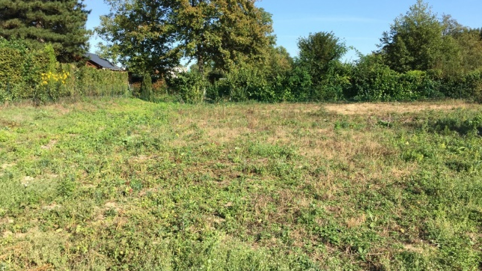 Terrain constructible de 419m2 à Villeperdue