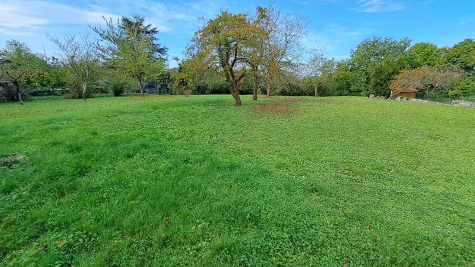 Terrain constructible de 1650m2 à Châtellerault