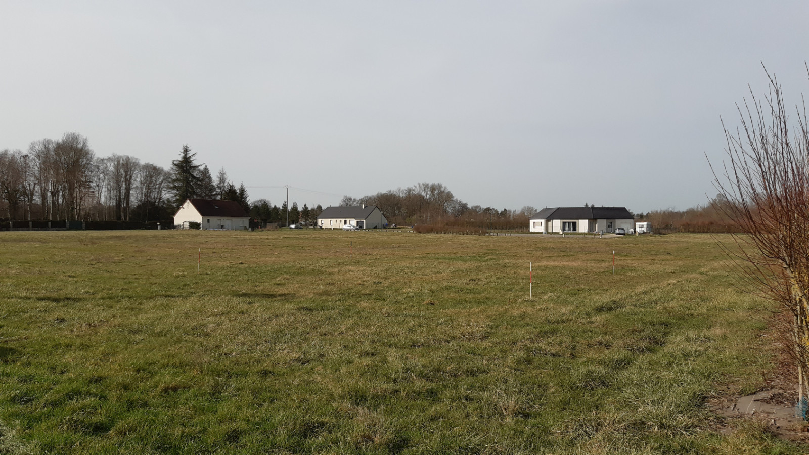 Terrain constructible de 1000m2 à Paucourt