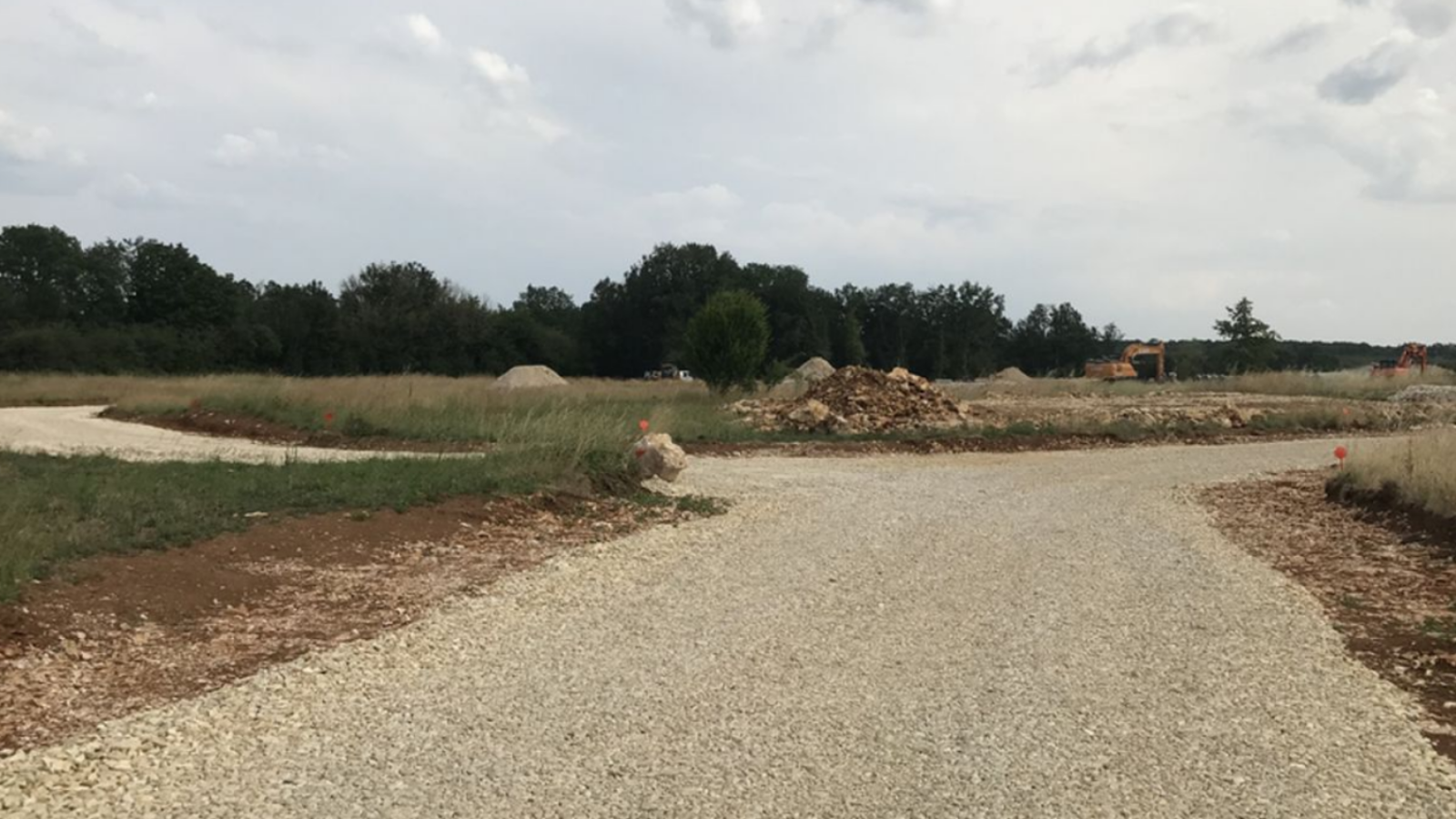 Terrain constructible de 485m2 à Vouillé