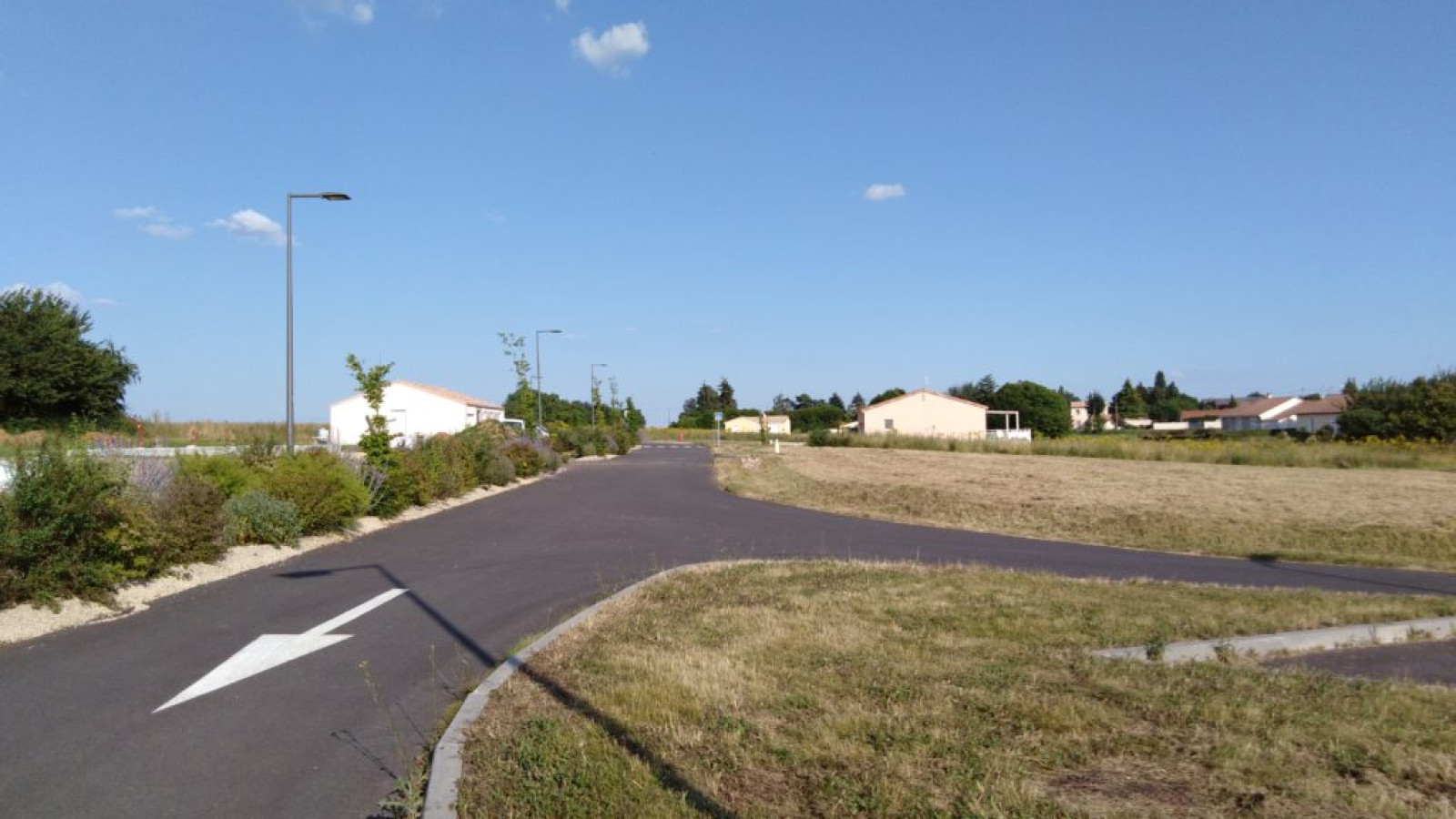 Terrain constructible de 416m2 à Chasseneuil-du-Poitou