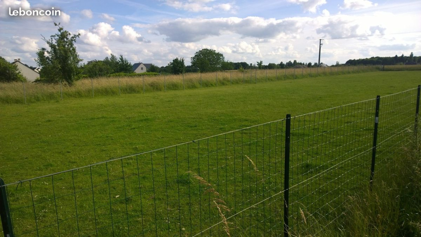 Terrain constructible de 800m2 à Restigné