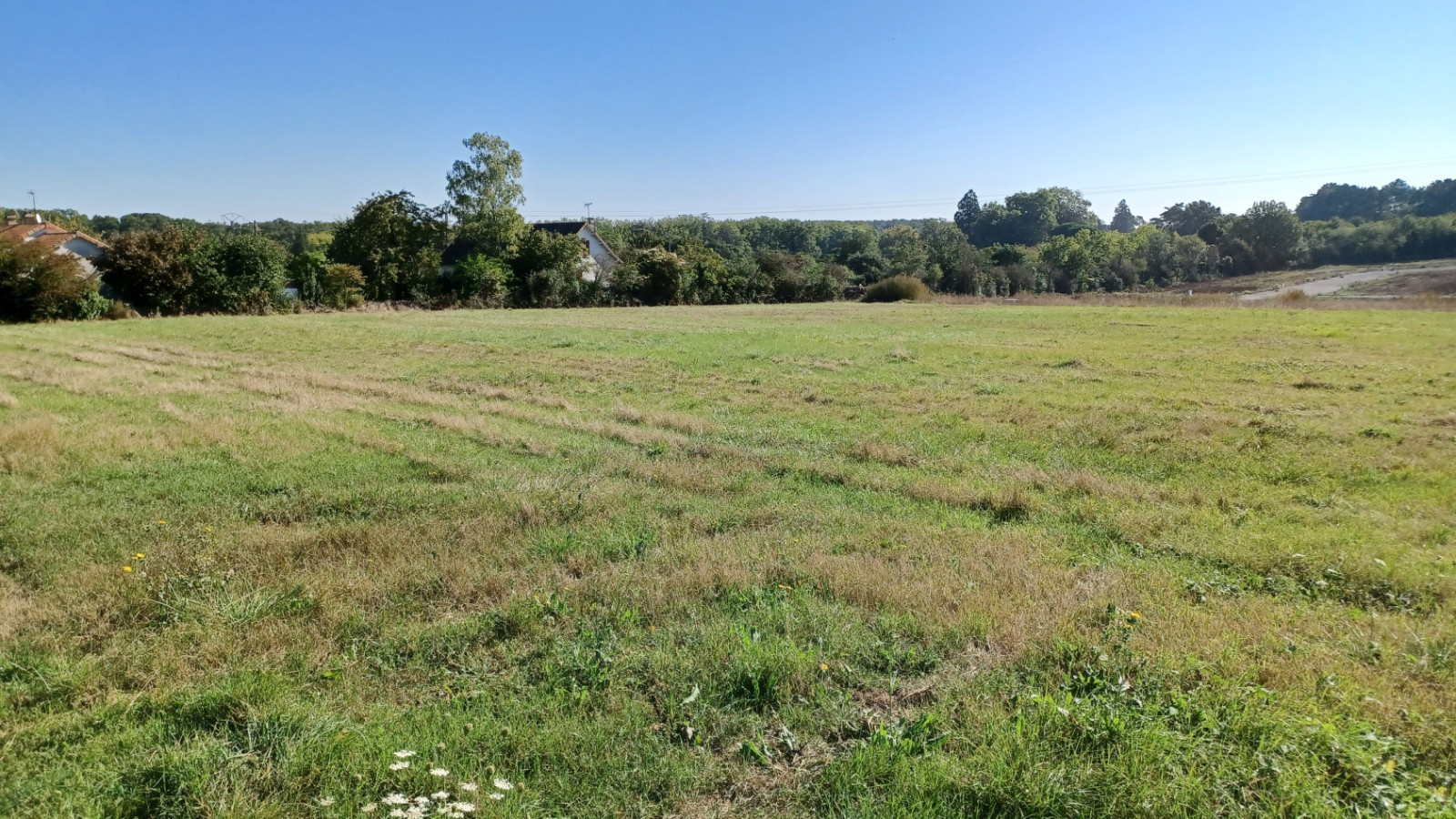 Terrain constructible de 535m2 à Saint-Martin-la-Pallu